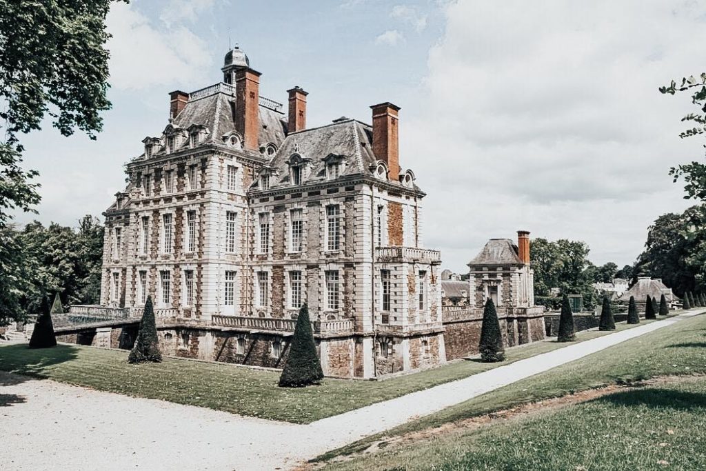 gestionnaire_de_chateaux_lieux_touristiques_comment_générer_du_chiffre_daffaires_durant_la_crise_covid_19_article_de_blog_illustration_de_patrimoine