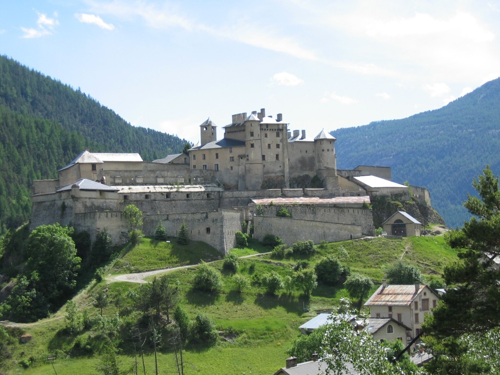rochers
illustration_de_patrimoine_monument_rocher_falaise_chateau_fort_queyras
