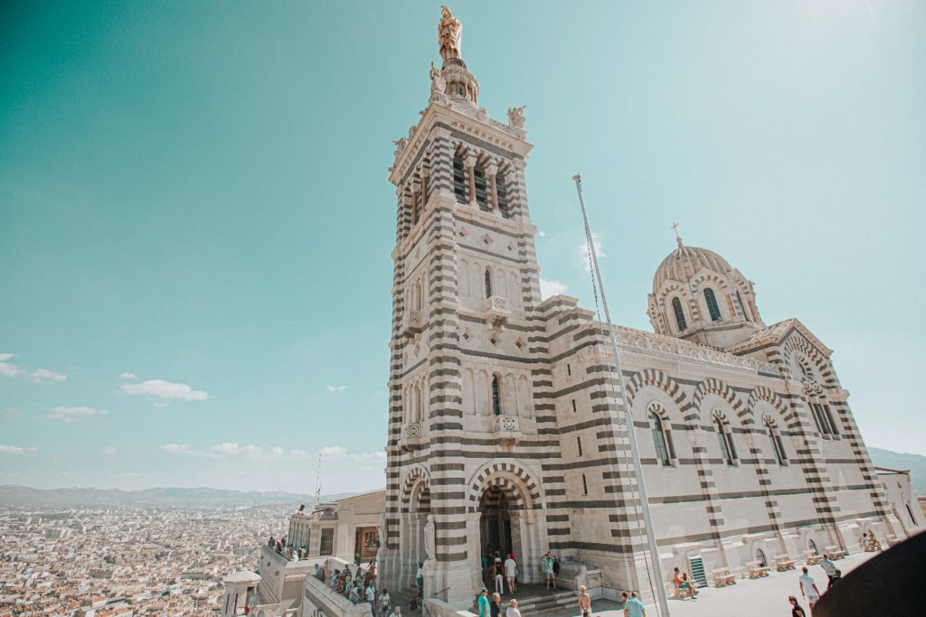 rochers
illustration_de_patrimoine_monument_rocher_falaise_marseille_notre_dame_de_la_garde
