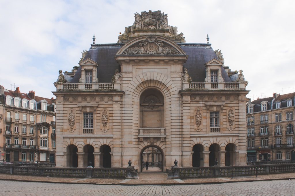 illustration-de-patrimoine-article-de-blog-10-exeperiences-insolites-au-coeur-du-patrimoine-monuments-historique