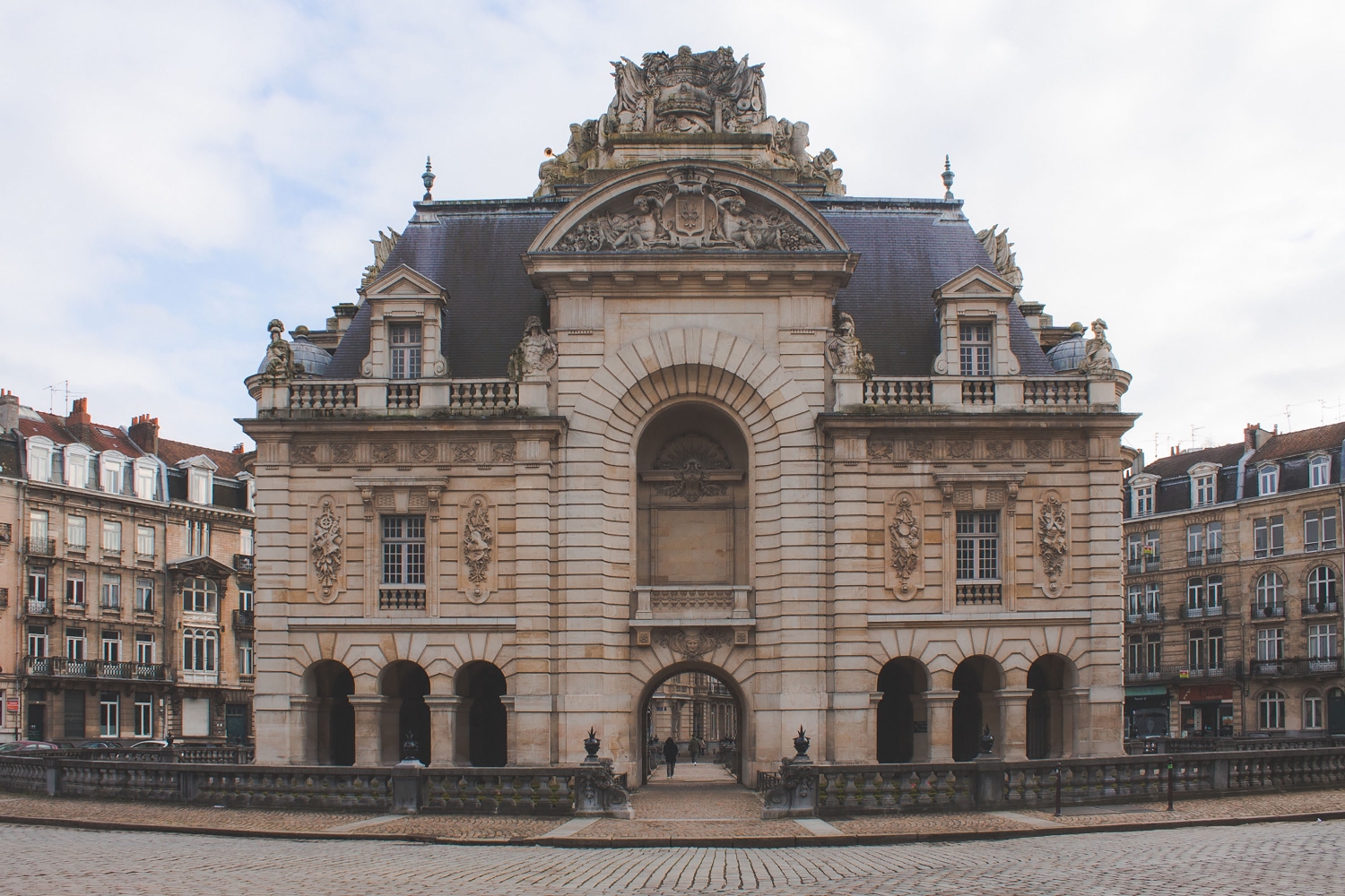 illustration-de-patrimoine-article-de-blog-10-exeperiences-insolites-au-coeur-du-patrimoine-monuments-historique