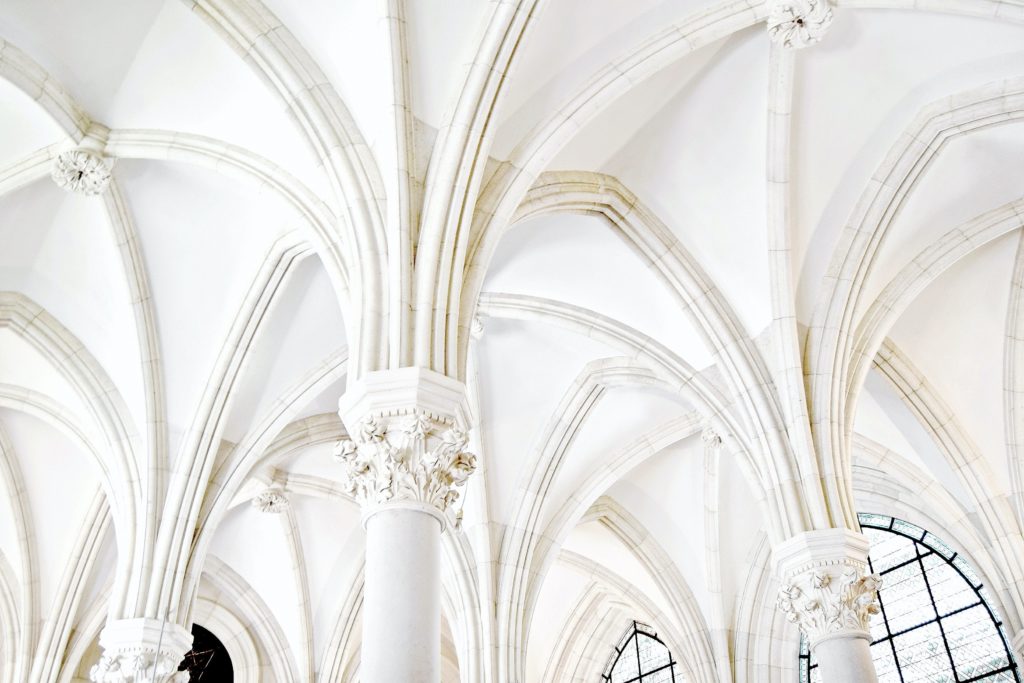 illustration_patrimoine_expérience_monument_nuit_insolite_chapelle_hôtel